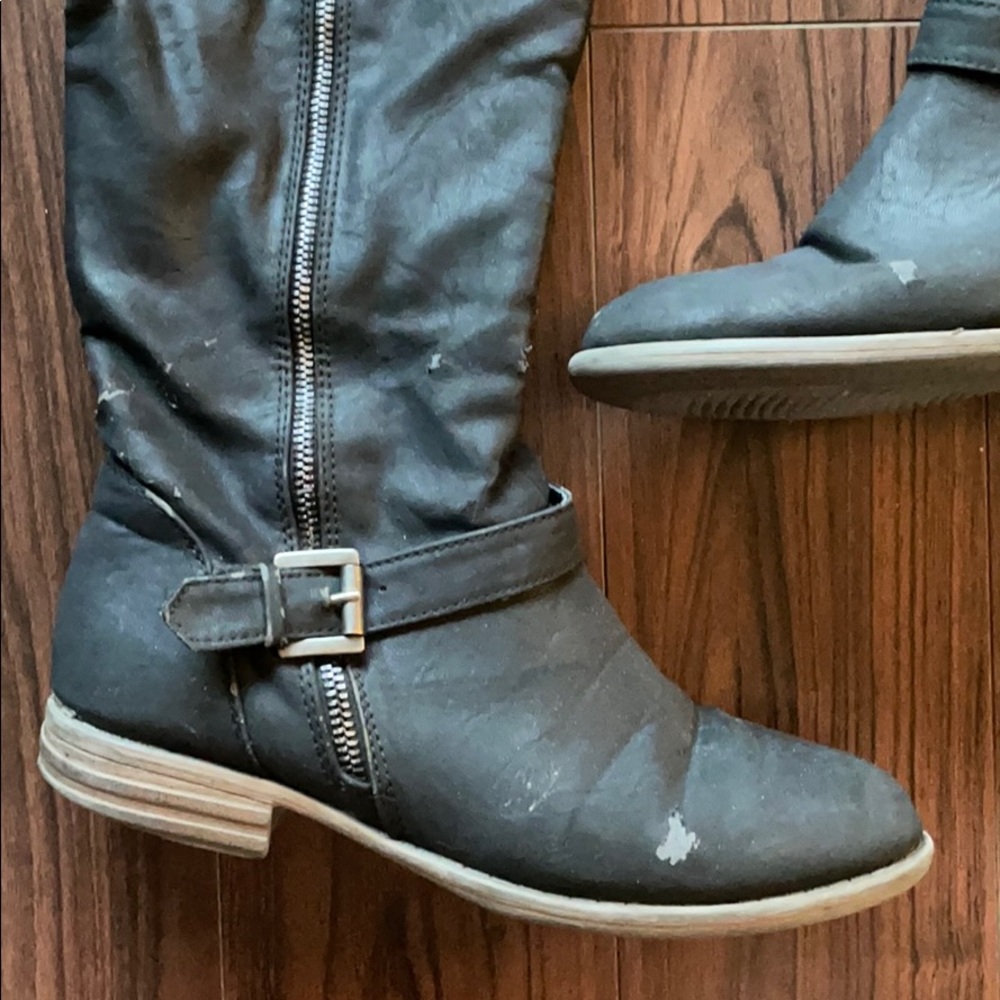 Flat Distressed Boots w/ Buckles - Picture 2 of 14